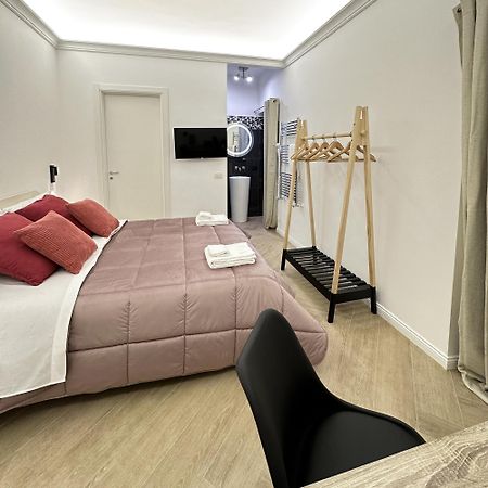 Vicki Vomero Rooms - Napoli ภายนอก รูปภาพ